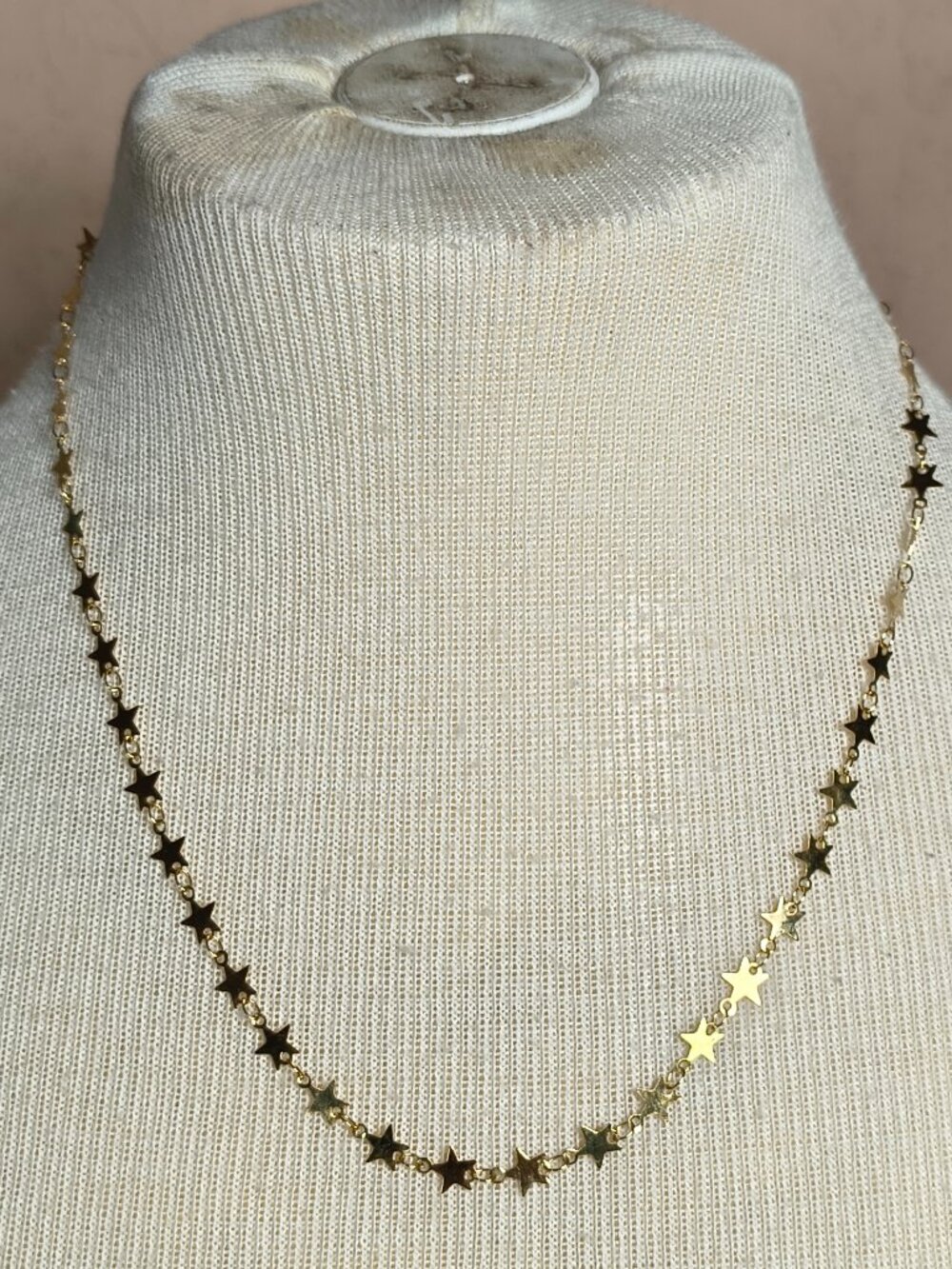 Metalic Gold-Tone Star Necklace NWOT - Picture 3 of 8